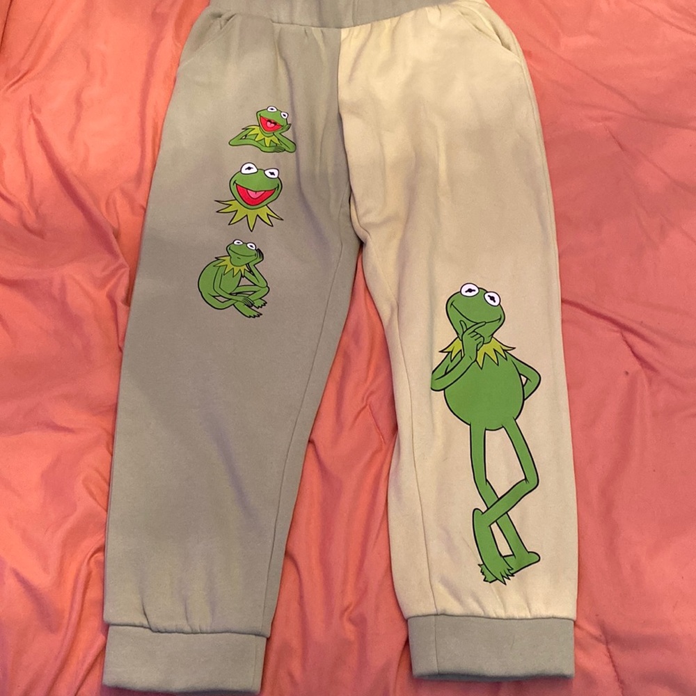 Her Universe Kermit the Frog Joggers Brand New With Tags!